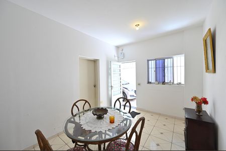 Sala de casa à venda com 3 quartos, 200m² em Planalto Paulista, São Paulo