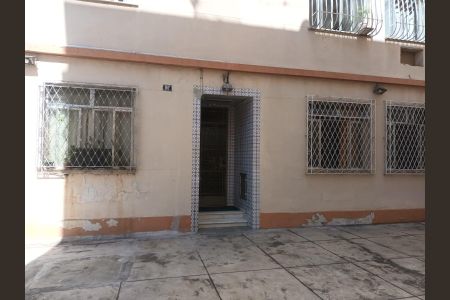Apartamento para alugar com 65m², 2 quartos e sem vagaEntrada
