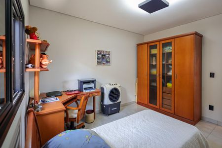 Casa de condomínio para alugar com 1000m², 3 quartos e 2 vagas