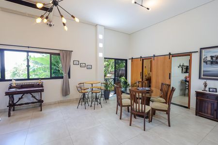 Casa de condomínio para alugar com 1000m², 3 quartos e 2 vagas