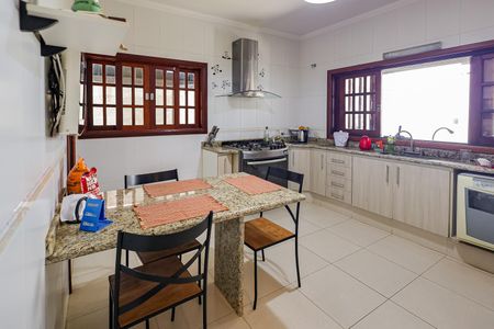 Casa de condomínio para alugar com 1000m², 3 quartos e 2 vagas