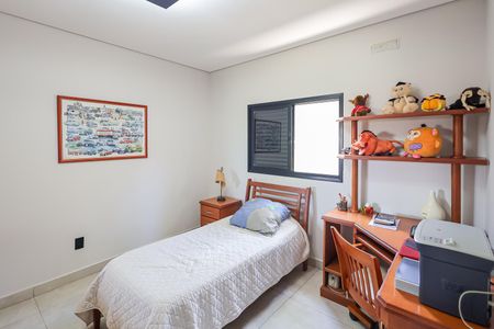 Casa de condomínio para alugar com 1000m², 3 quartos e 2 vagas