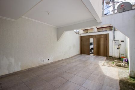 Casa à venda com 150m², 3 quartos e 2 vagas Casa à venda com 150m², 3 quartos e 2 vagasGaragem