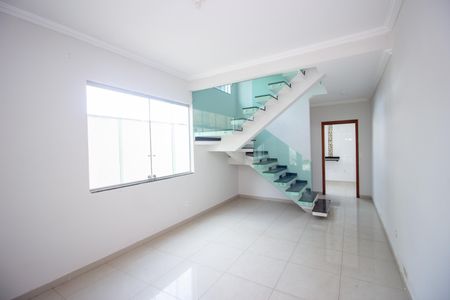 Sala de casa à venda com 3 quartos, 150m² em Cândida Ferreira, Contagem