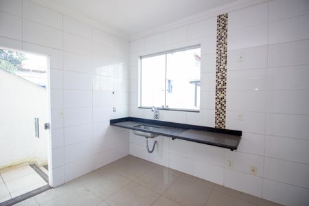 Casa à venda com 150m², 3 quartos e 2 vagas Casa à venda com 150m², 3 quartos e 2 vagasCozinha e Área de Serviço