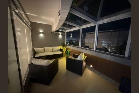 Apartamento à venda com 145m², 2 quartos e 3 vagasVaranda