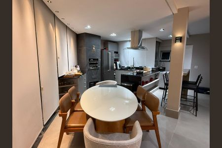 Apartamento à venda com 145m², 2 quartos e 3 vagasCozinha