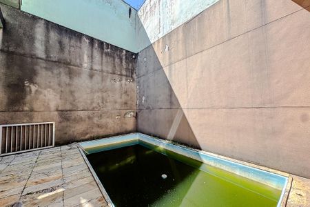 Casa à venda com 454m², 5 quartos e 6 vagasPiscina