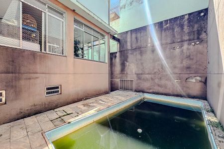 Casa à venda com 454m², 5 quartos e 6 vagasPiscina