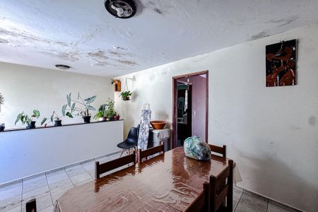 Casa à venda com 454m², 5 quartos e 6 vagasChurrasqueira