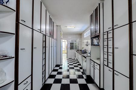 Casa à venda com 454m², 5 quartos e 6 vagasCozinha