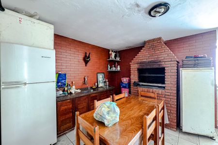 Casa à venda com 454m², 5 quartos e 6 vagasChurrasqueira