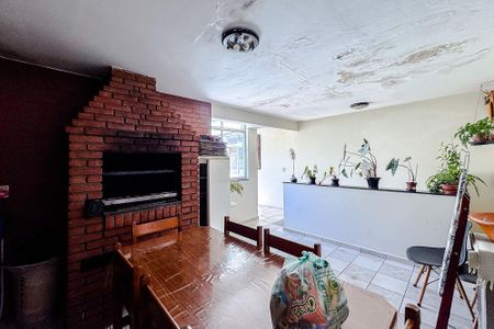 Casa à venda com 454m², 5 quartos e 6 vagasChurrasqueira