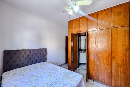 Casa à venda com 454m², 5 quartos e 6 vagasQuarto 1 - Suíte