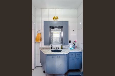 Casa à venda com 454m², 5 quartos e 6 vagasBanheiro da Suíte 2