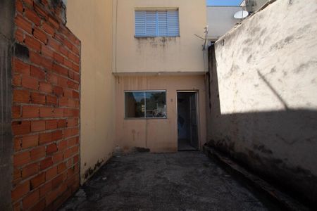 Casa para alugar com 60m², 2 quartos e 1 vaga
