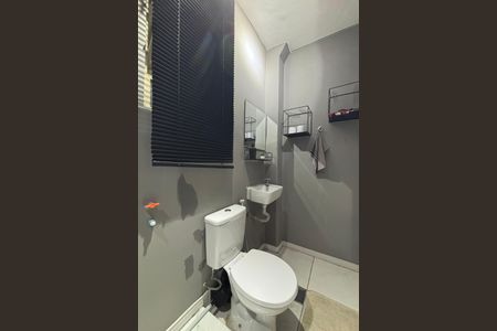 Banheiro social de apartamento à venda com 1 quarto, 25m² em Ipanema, Rio de Janeiro