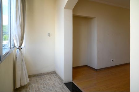 Apartamento à venda com 102m², 2 quartos e 1 vaga Apartamento à venda com 102m², 2 quartos e 1 vagaVaranda