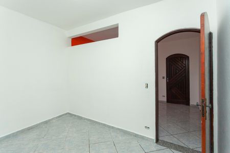 Quarto de casa para alugar com 2 quartos, 52m² em Jardim Santa Zelia, São Paulo