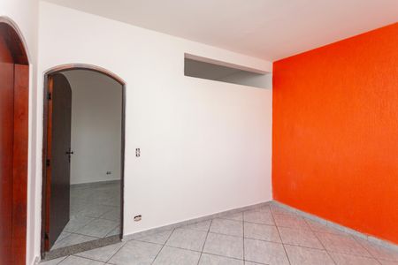 Sala de casa para alugar com 2 quartos, 52m² em Jardim Santa Zelia, São Paulo