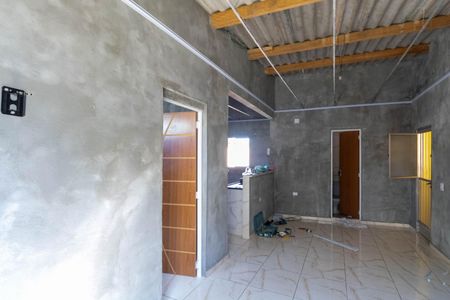 Sala de casa para alugar com 1 quarto, 58m² em Inhoaíba, Rio de Janeiro