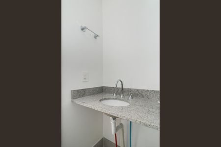 Banheiro de apartamento para alugar com 0 quarto, 26m² em Passo D’areia, Porto Alegre