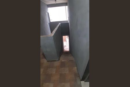Corredor de casa para alugar com 2 quartos, 50m² em Inhoaíba, Rio de Janeiro