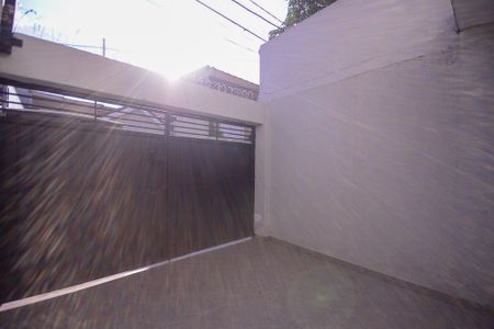 Casa para alugar com 50m², 2 quartos e 1 vaga Casa para alugar com 50m², 2 quartos e 1 vagaGaragem