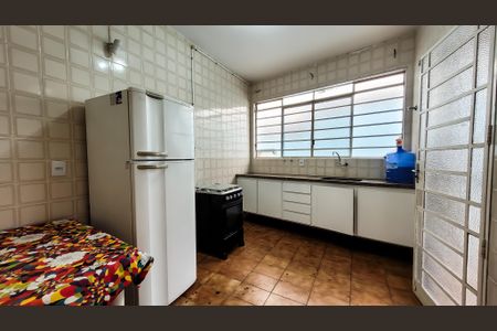 Casa para alugar com 210m², 8 quartos e sem vagaCozinha 