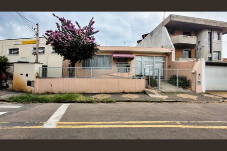 Casa para alugar com 210m², 8 quartos e sem vagaFachada