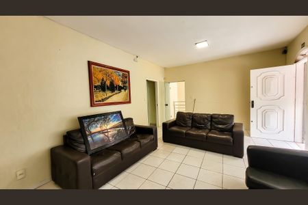 Sala de casa para alugar com 8 quartos, 210m² em Jardim Chapadão, Campinas