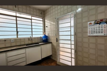 Casa para alugar com 210m², 8 quartos e sem vagaCozinha 