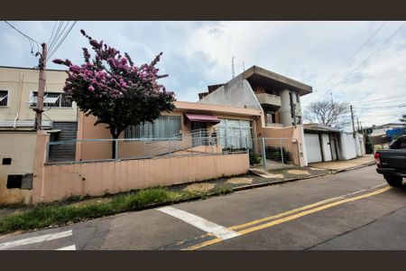 Casa para alugar com 210m², 8 quartos e sem vagaFachada