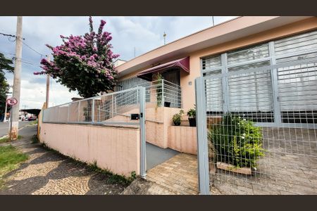 Casa para alugar com 210m², 8 quartos e sem vagaFachada