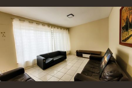 Sala de casa para alugar com 8 quartos, 210m² em Jardim Chapadão, Campinas