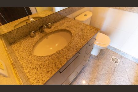 Casa de condomínio para alugar com 155m², 4 quartos e 2 vagas