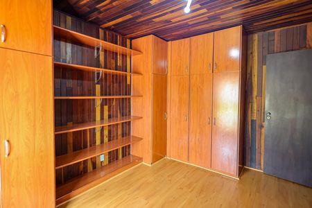 Casa de condomínio para alugar com 352m², 4 quartos e 5 vagas Casa de condomínio para alugar com 352m², 4 quartos e 5 vagasQuarto 1