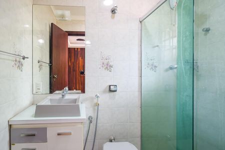 Casa de condomínio para alugar com 352m², 4 quartos e 5 vagas Casa de condomínio para alugar com 352m², 4 quartos e 5 vagasBanheiro da Suíte 3