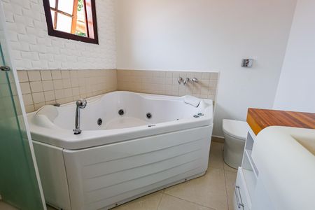 Casa de condomínio para alugar com 352m², 4 quartos e 5 vagas Casa de condomínio para alugar com 352m², 4 quartos e 5 vagasSuite 1