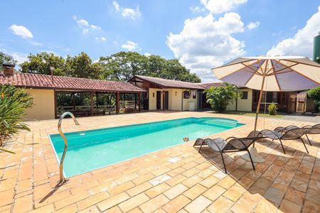 Casa de condomínio para alugar com 352m², 4 quartos e 5 vagas Casa de condomínio para alugar com 352m², 4 quartos e 5 vagaspiscina