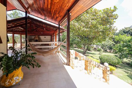 Casa de condomínio para alugar com 352m², 4 quartos e 5 vagas Casa de condomínio para alugar com 352m², 4 quartos e 5 vagasVaranda