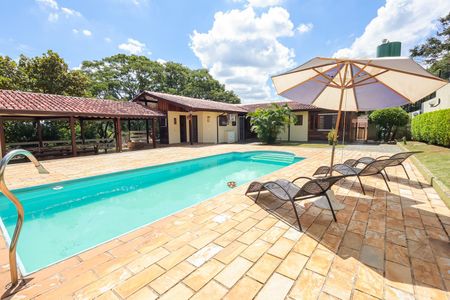 Casa de condomínio para alugar com 352m², 4 quartos e 5 vagas Casa de condomínio para alugar com 352m², 4 quartos e 5 vagasBanheiro piscinapiscina