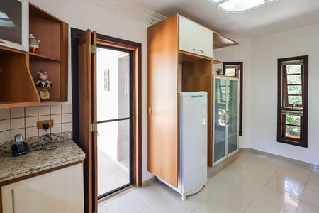 Casa de condomínio para alugar com 352m², 4 quartos e 5 vagas Casa de condomínio para alugar com 352m², 4 quartos e 5 vagasCozinha