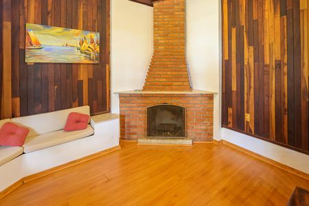 Casa de condomínio para alugar com 352m², 4 quartos e 5 vagas Casa de condomínio para alugar com 352m², 4 quartos e 5 vagasSala da Lareira