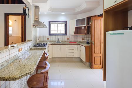 Casa de condomínio para alugar com 352m², 4 quartos e 5 vagas Casa de condomínio para alugar com 352m², 4 quartos e 5 vagasCozinha