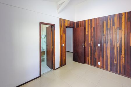 Casa de condomínio para alugar com 352m², 4 quartos e 5 vagas Casa de condomínio para alugar com 352m², 4 quartos e 5 vagasSuite 2