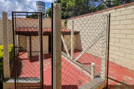 Casa de condomínio para alugar com 352m², 4 quartos e 5 vagas Casa de condomínio para alugar com 352m², 4 quartos e 5 vagasCanil