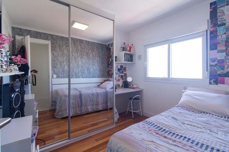 Apartamento à venda com 95m², 3 quartos e 2 vagasQuarto 2