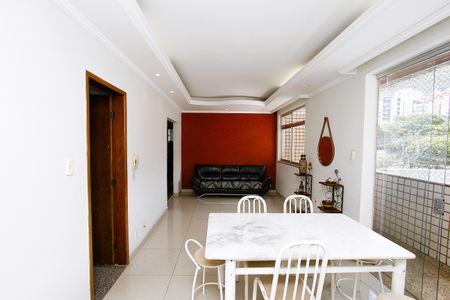 Apartamento à venda com 99m², 3 quartos e 2 vagasSala