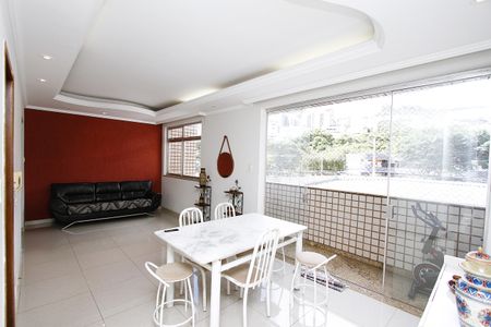 Apartamento à venda com 99m², 3 quartos e 2 vagasSala